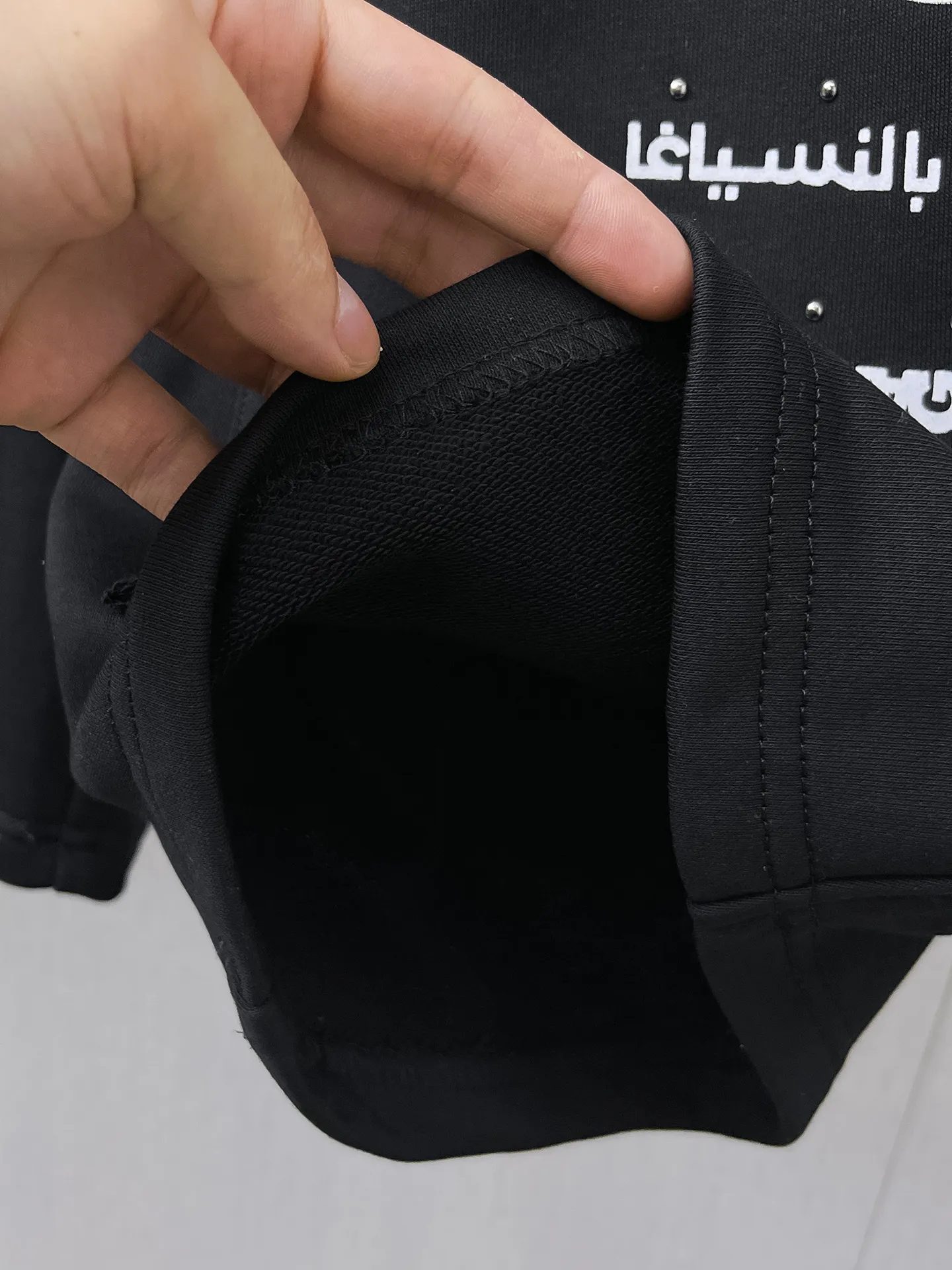 Balenciaga's three-standard complete 2026 summer New Arrival men's casual shorts, advanced custom-made Breathable fabric, Breathable fabric, extremely stretchy and comfortable, impeccable details, top-grade accessories, original logo design concept, delicate and soft feel! The upper body fit is awesome! Size: M-XXXL Please state your height and weight when ordering
